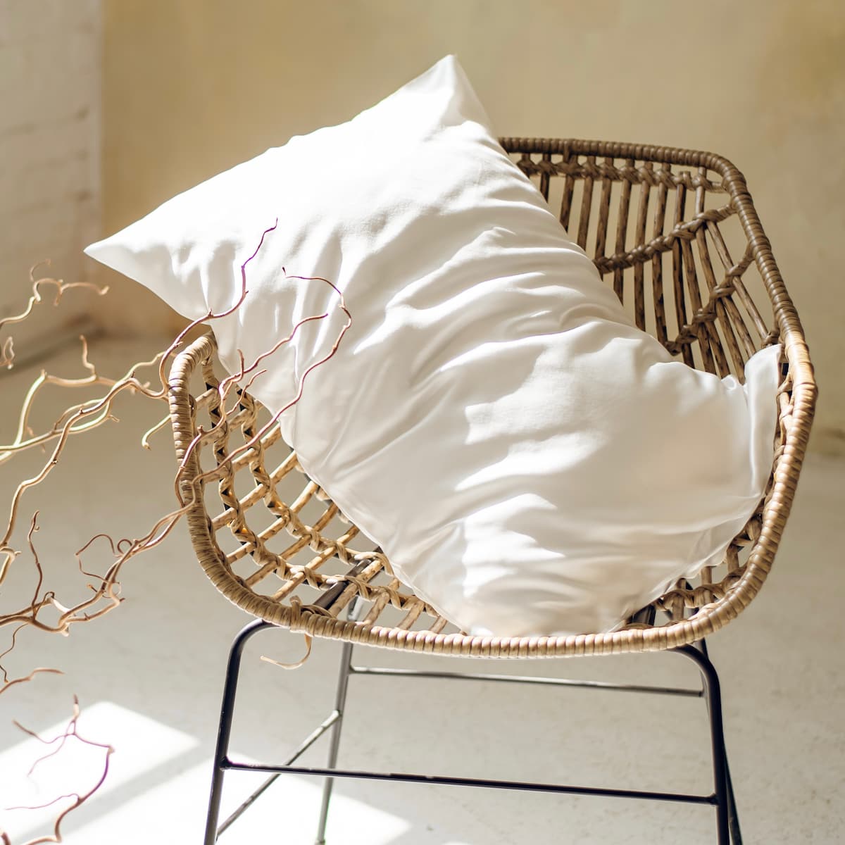 CAT IN BED VEGAN Шовкова наволочка з віскози, айворі - 7